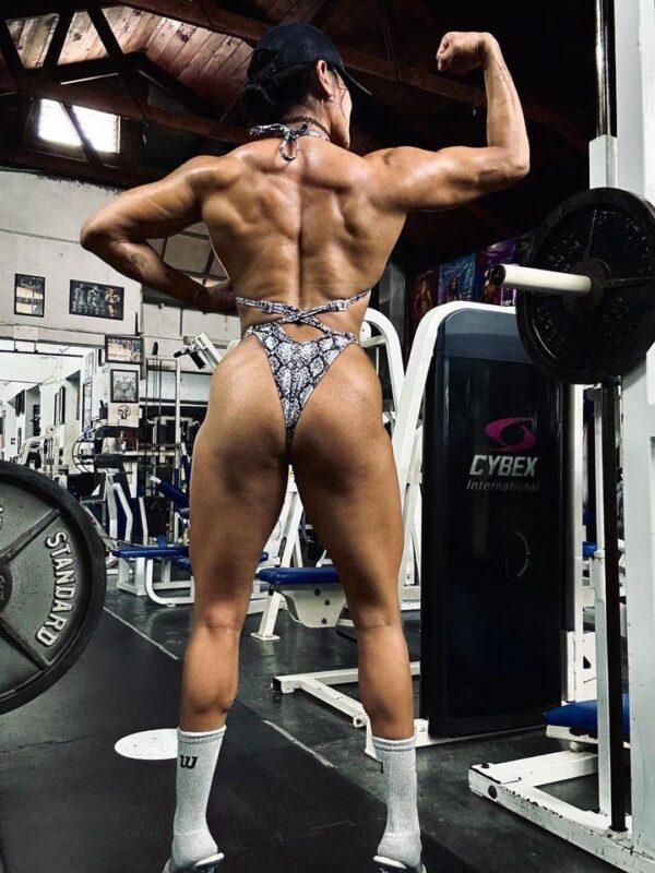 Posing Suit - Image 3