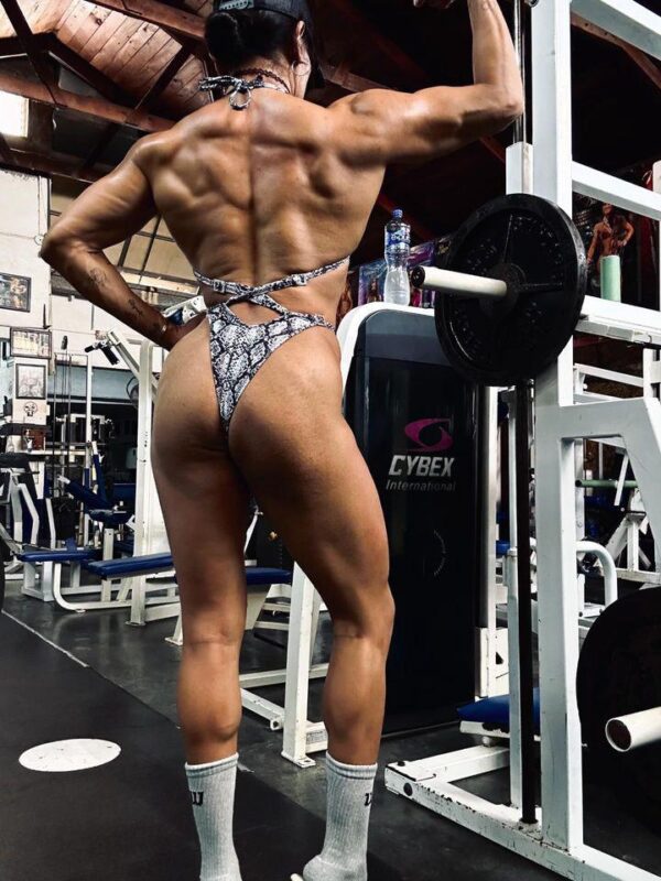 Posing Suit - Image 4